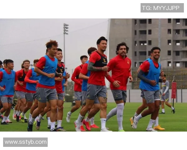 南京足球队与广州足球队的速度对决赛后分析与总结