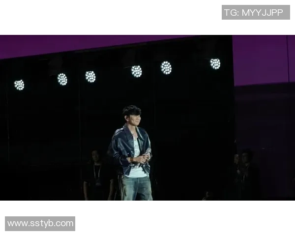 林俊杰与足球明星同框合影展现运动与音乐的完美结合